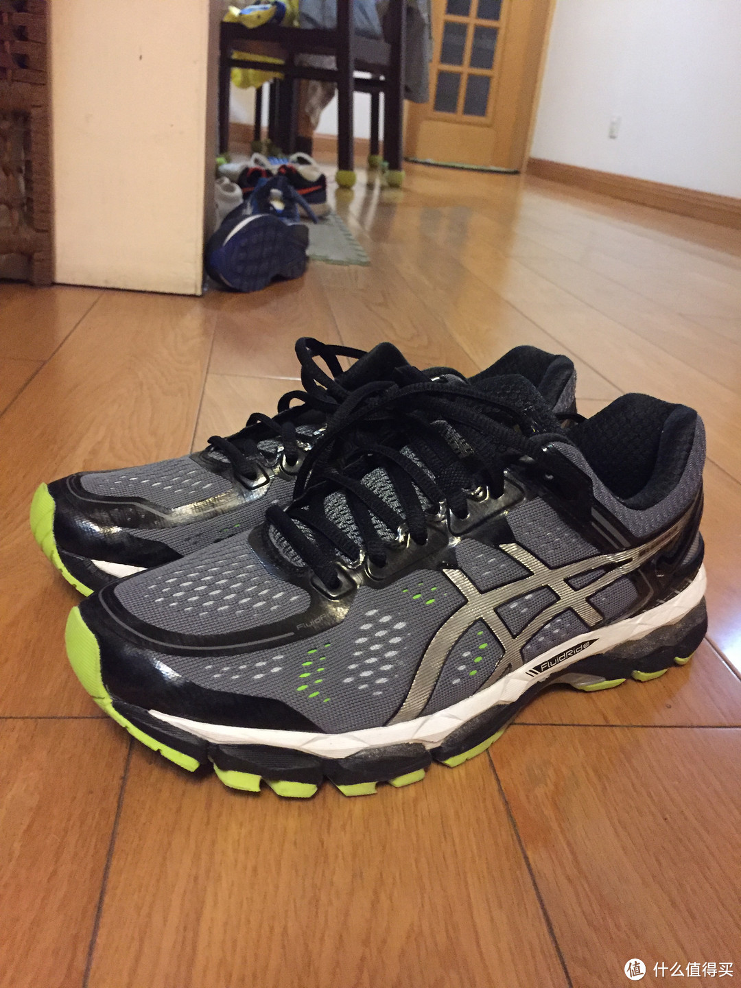 日系美系支撑之争，saucony 圣康尼 guide7 VS ASICS 亚瑟士 kayano 22