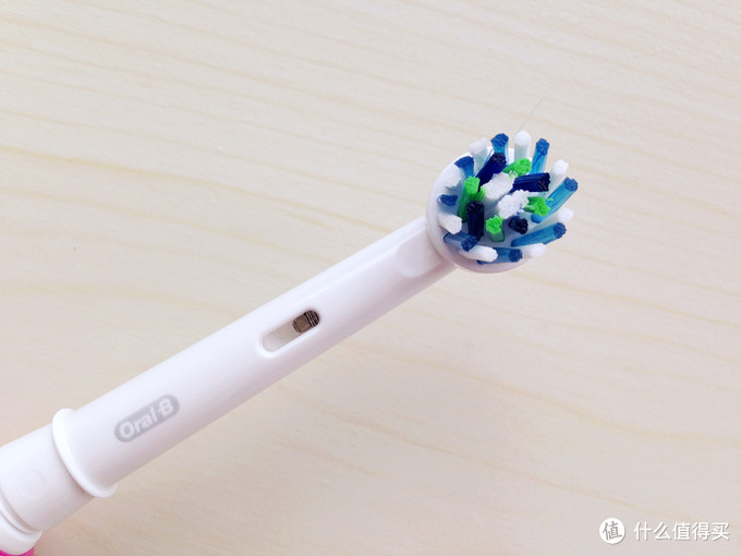 你可能忽略的电动牙刷使用技巧：Oral-B 欧乐B Pro2500（粉色限量版）