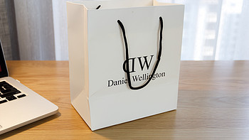 Daniel Wellington 1101DW / 1131DW 情侣对表外观设计(包装|表带|后盖|矿物质玻璃|机芯)