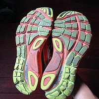 圣康尼TRIUMPHISO4跑鞋开箱设计(鞋头|鞋带|鞋舌|鞋带孔|后跟)