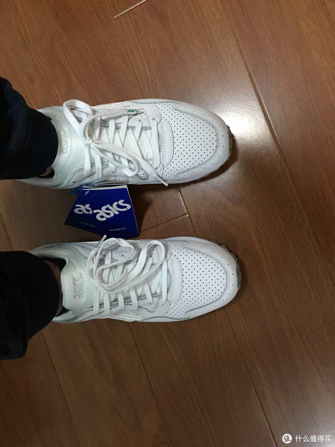 #原创新人# 一双小白鞋：Asics 亚瑟士 GEL-LyteV 复古运动休闲鞋