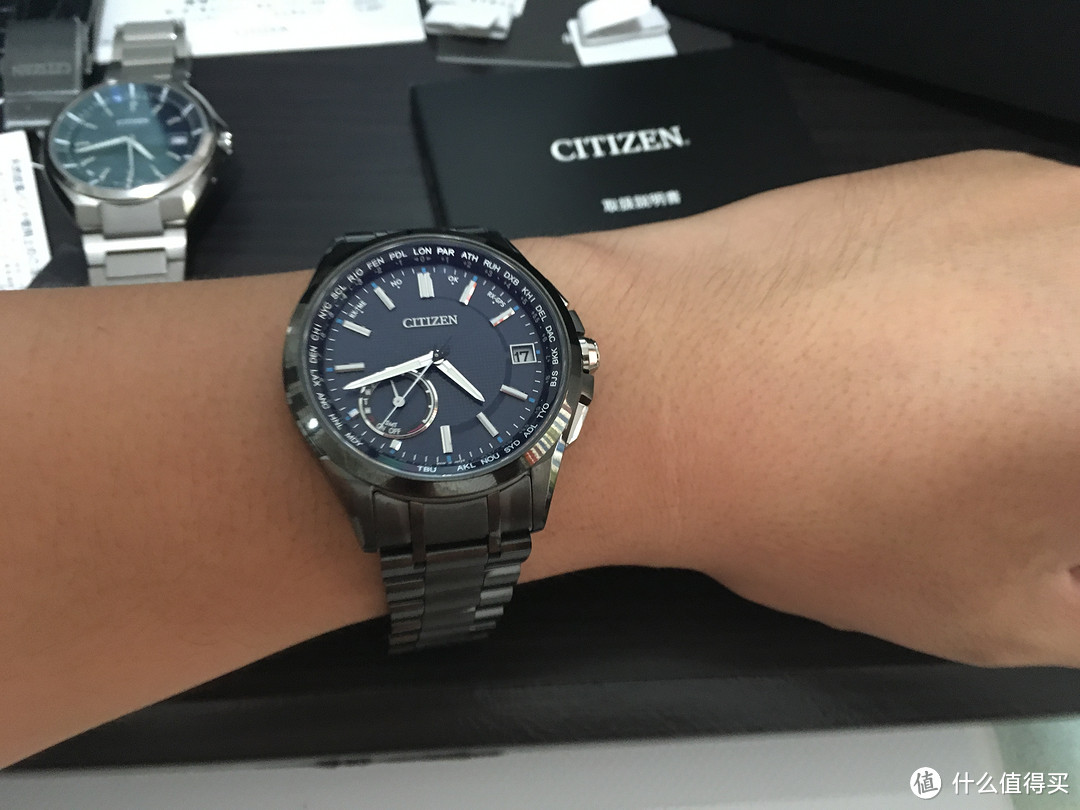 为冬天准备一块表——CITIZEN 西铁城 CC3015-57L LIGHT in BLACK全球限定版开箱