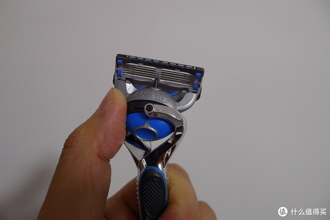 对付男人黑又硬的利器：Gillette 吉列 锋隐致护冰酷剃须刀
