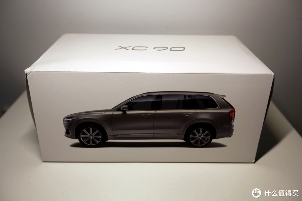 张大妈送的沃尔沃 VOLVO XC90 对比 4S送的奔驰BENZ SLS车模