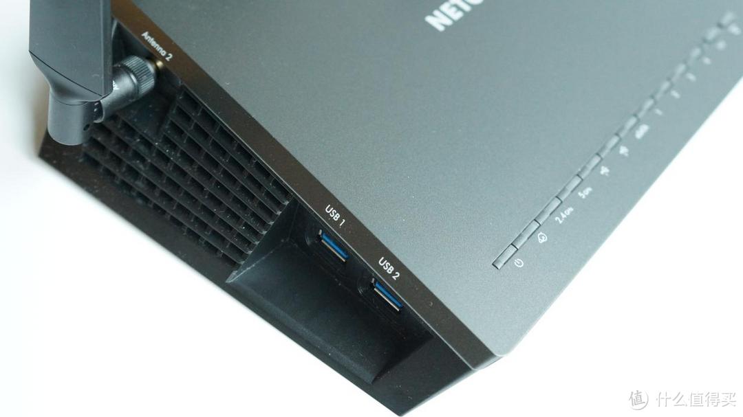 路由器也能穷三代：NETGEAR 美国网件 R7800 开箱和6400简单对比