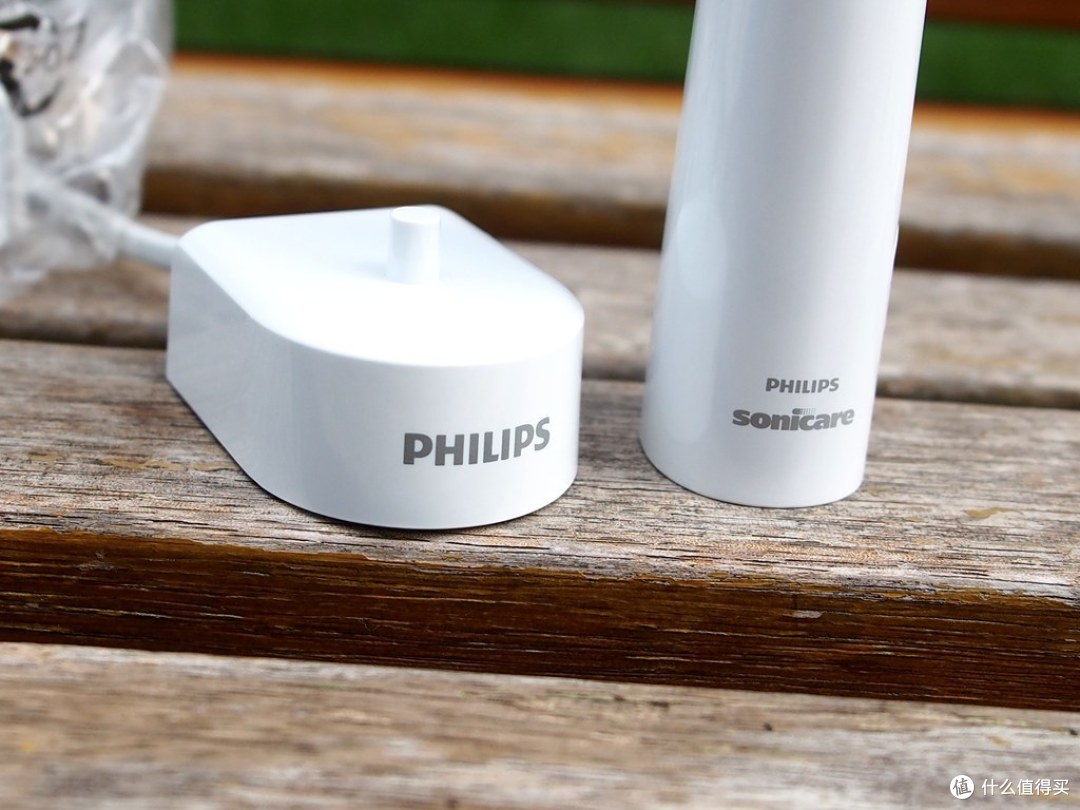 震动的磨人小妖精—PHILIPS 飞利浦 HX6511 充电式声波震动牙刷