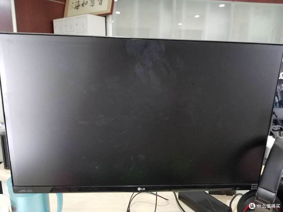 晒一晒我上班的办公桌面