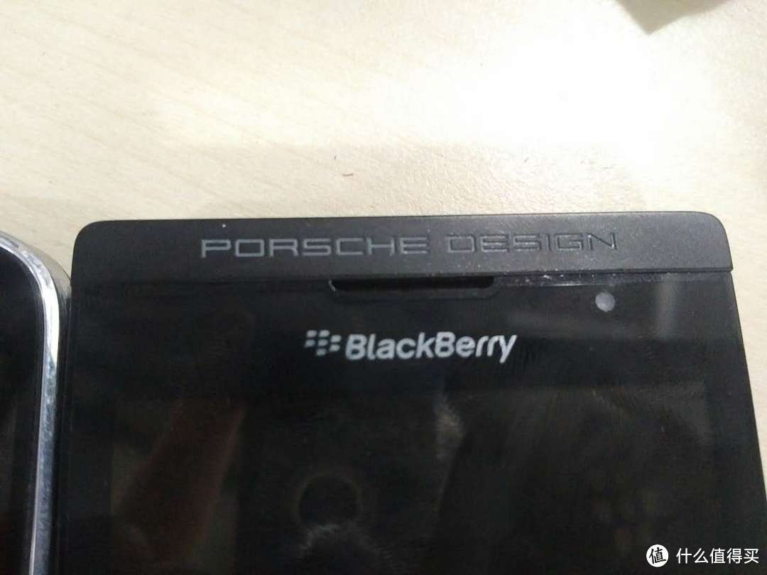 大自然的鬼斧神工？备用机 BlackBerry 黑莓 P9981 拆机不解惑