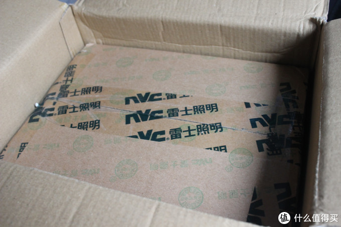 看着不错、用着还行——雷士照明 LED护眼台灯 开箱简评
