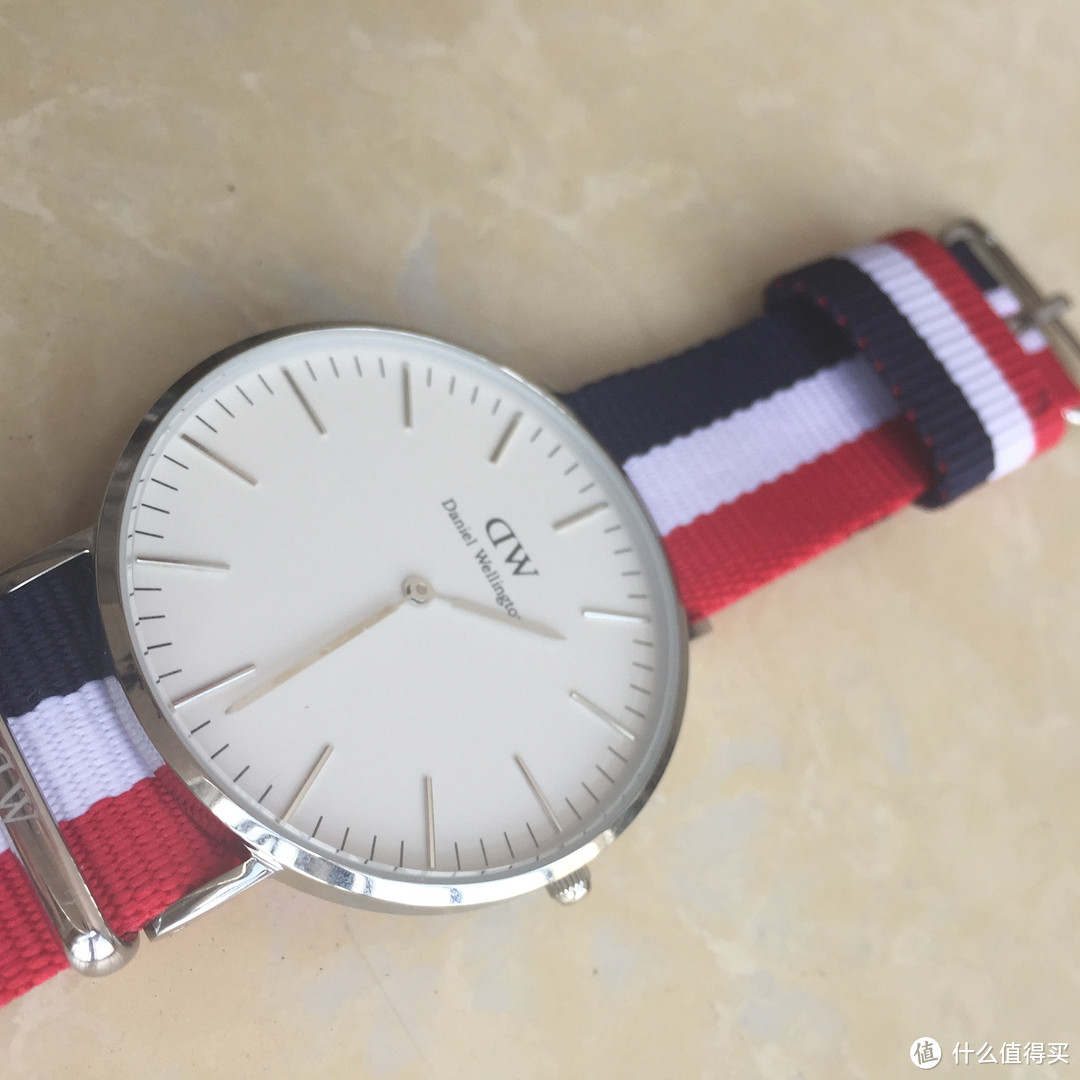 Daniel Wellington 0203DW 学院风尼龙表带经典款 时装表 开箱