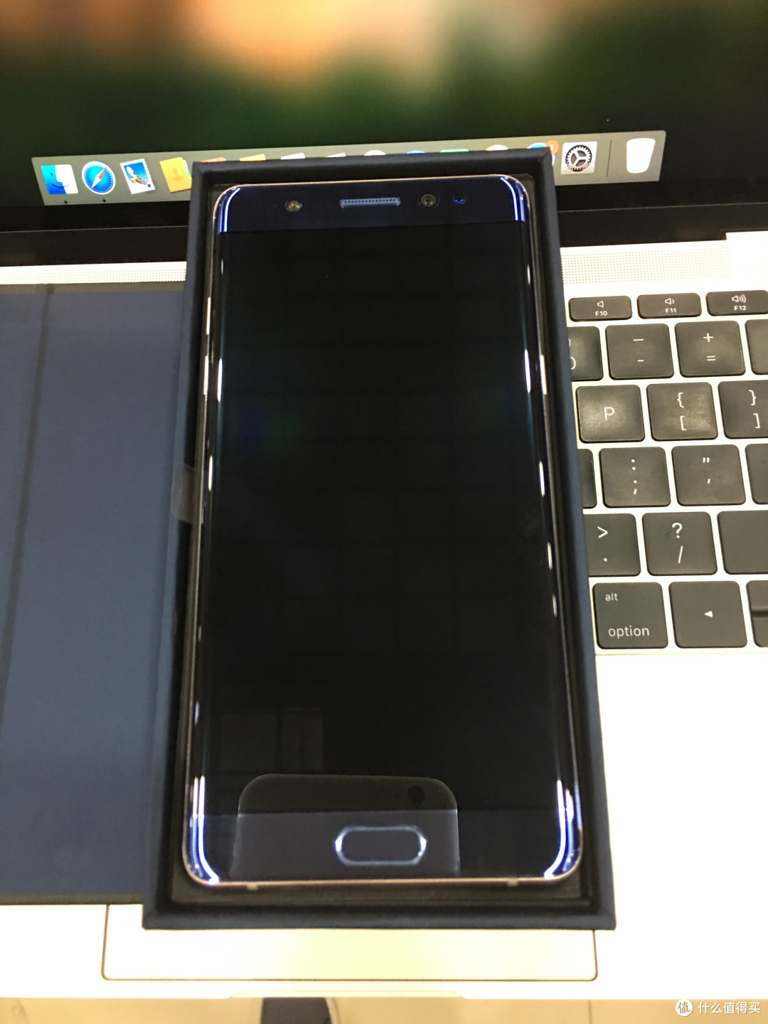 三星 boom 7:samsung 三星 galaxy note7 珊瑚蓝 美丽的外观赏析