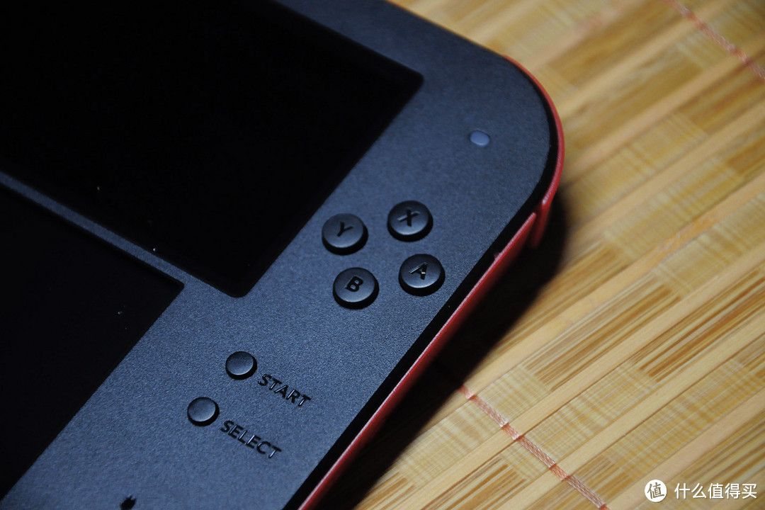 双屏掌机就应该长这样：美版 Nintendo 任天堂 2DS 开箱晒