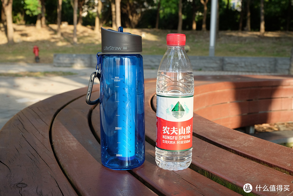 不能站在食物链的顶端，那就带上LifeStraw Go生命水壶