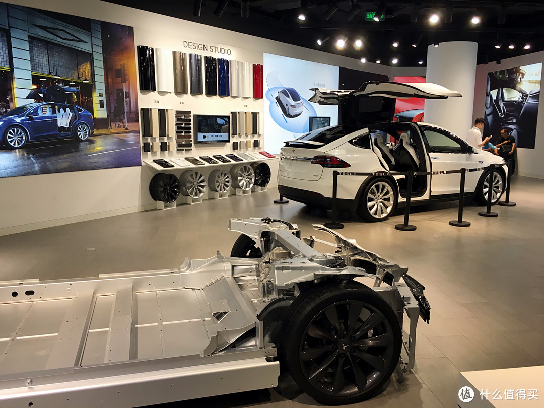 创造机会试驾Model X，顺便撸一点纪念品回来