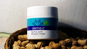 #本站首晒#味道很泥石流的加州药妆：Dermae 茶树油vE面霜