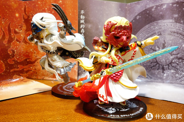 上还原得不错,后期照世明灯给燎宇凤打造了极光封神剑才继续用剑砍人