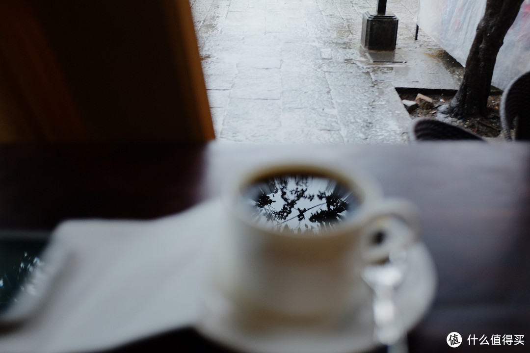 避避雨，饮一杯咖啡