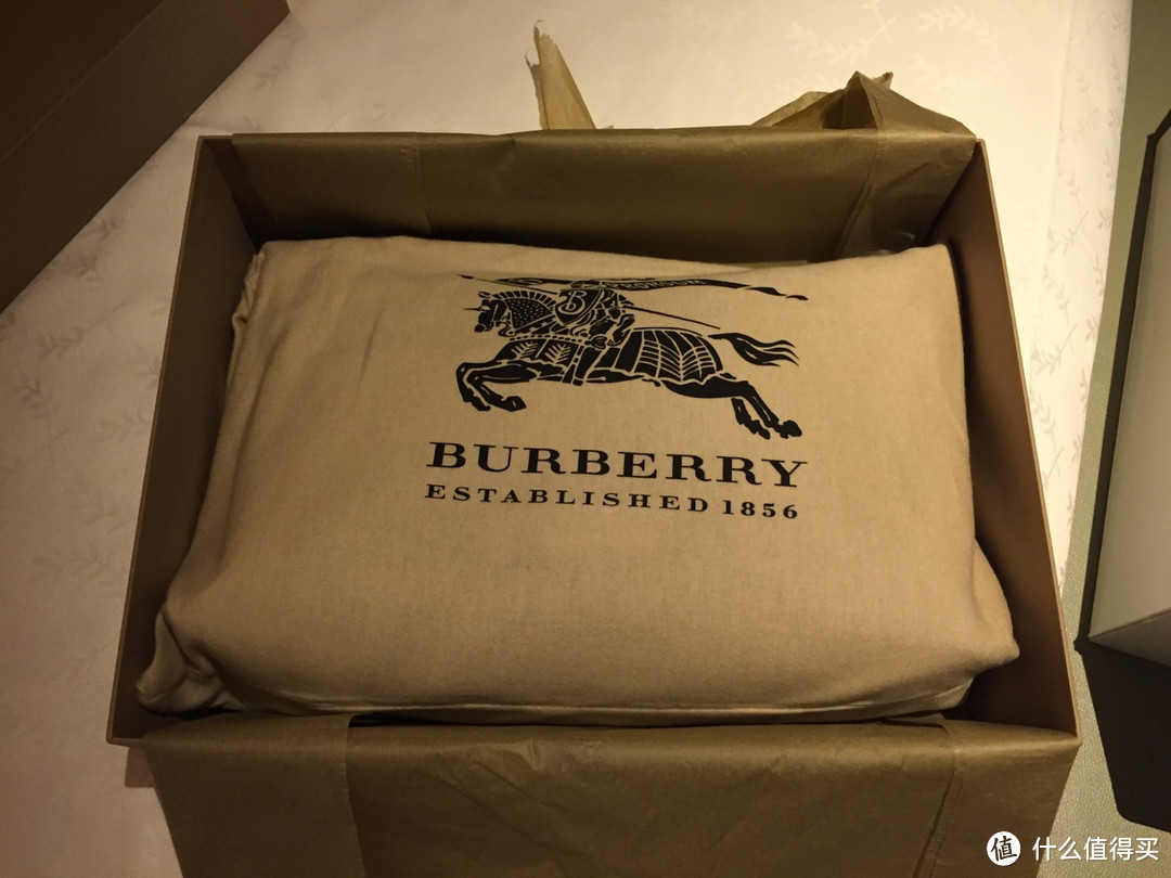 住酒店顺便买个包：在台湾网购Burberry 博柏利 女士单肩包