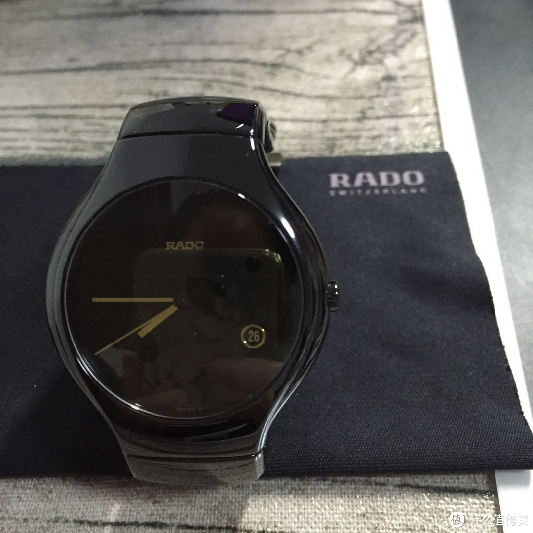 已经陪伴我(真人兽)一周年的手表(男表女带)：Rado 雷达 真系列 R27653172 腕表