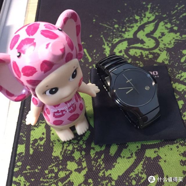 已经陪伴我(真人兽)一周年的手表(男表女带):Rado 雷达 真系列 R27653172 腕表