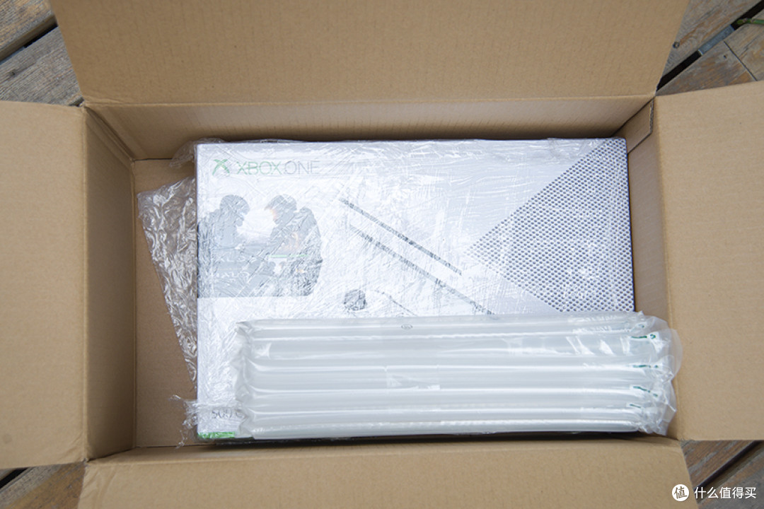 再穷也要玩光环5!Microsoft 微软 Xbox One S 游戏主机 开箱