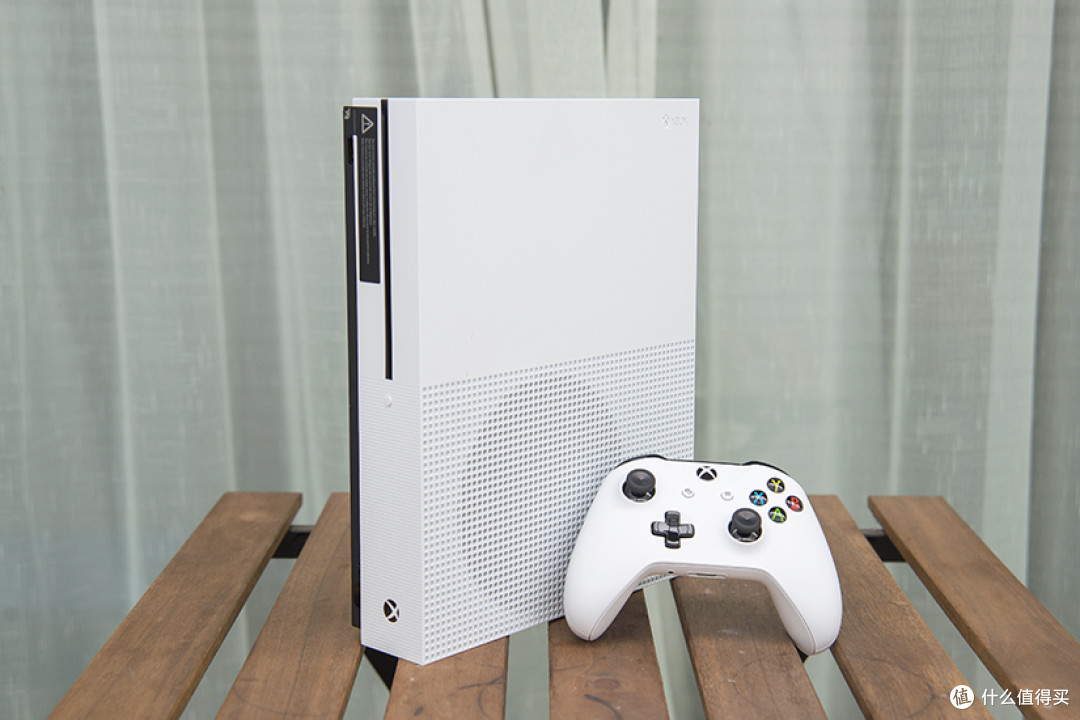 再穷也要玩光环5!Microsoft 微软 Xbox One S 游戏主机 开箱