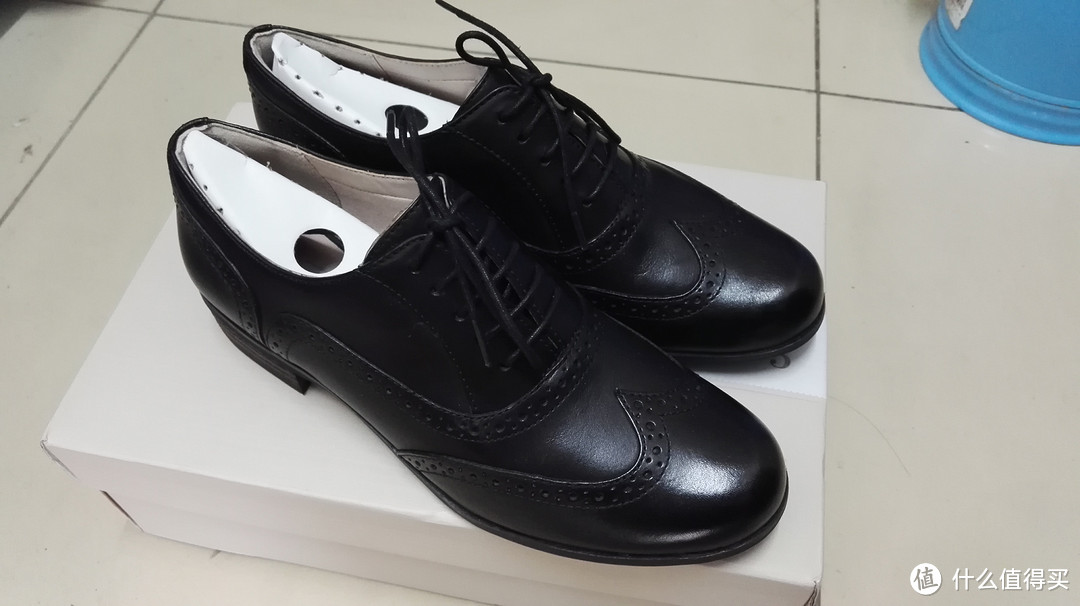 #原创新人# 英亚新入荷 Clarks 基础款 布洛克 女鞋 开箱小记