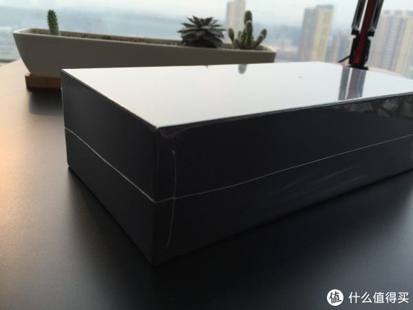 拿开牛皮纸盒子,是真正的内包装了,塑封的,感觉像是电子产品,给人