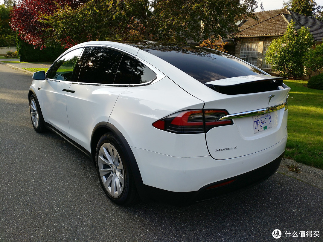 #首晒#为了爱豆，花保时捷的钱买电动车：Tesla 特斯拉 Model X 60D