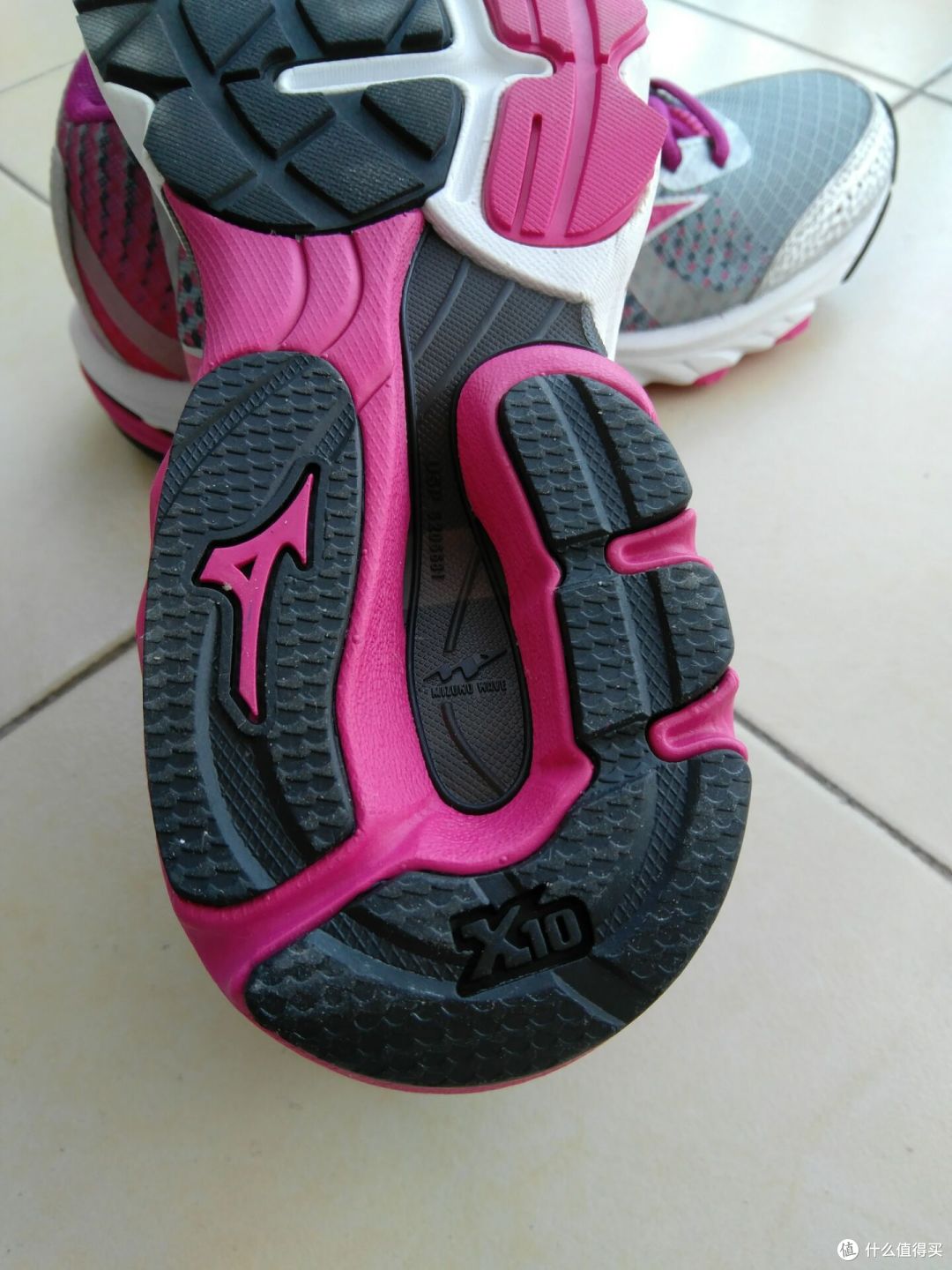 “领导”新爱——Mizuno 美津浓 WAVE ELEVATION 跑鞋