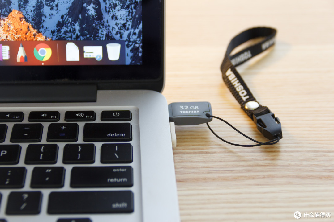 大容量低价格：TOSHIBA 东芝 随闪系列U盘 32G USB2.0 黑色