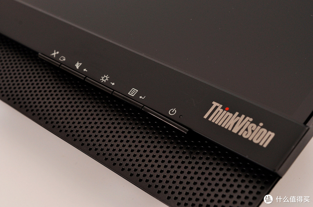 4K分辨率的商用典范，Think系列的突破传承：ThinkVision X1 显示器众测报告