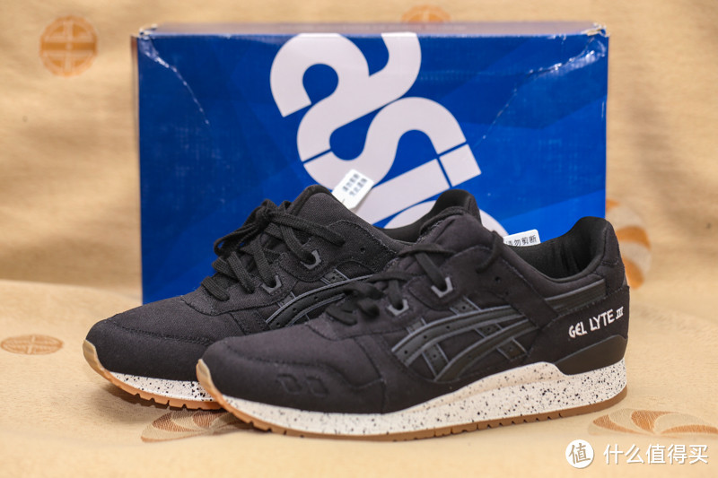 泼墨黑白配： ASICS 亚瑟士 Gel-Lyte III 休闲运动鞋（附对比NB 996）