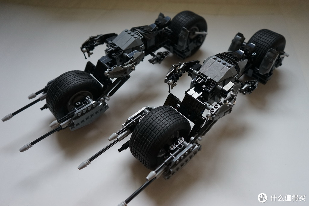 乐高还能这么拼： 复刻 LEGO 乐高 限量版5004590 蝙蝠侠摩托