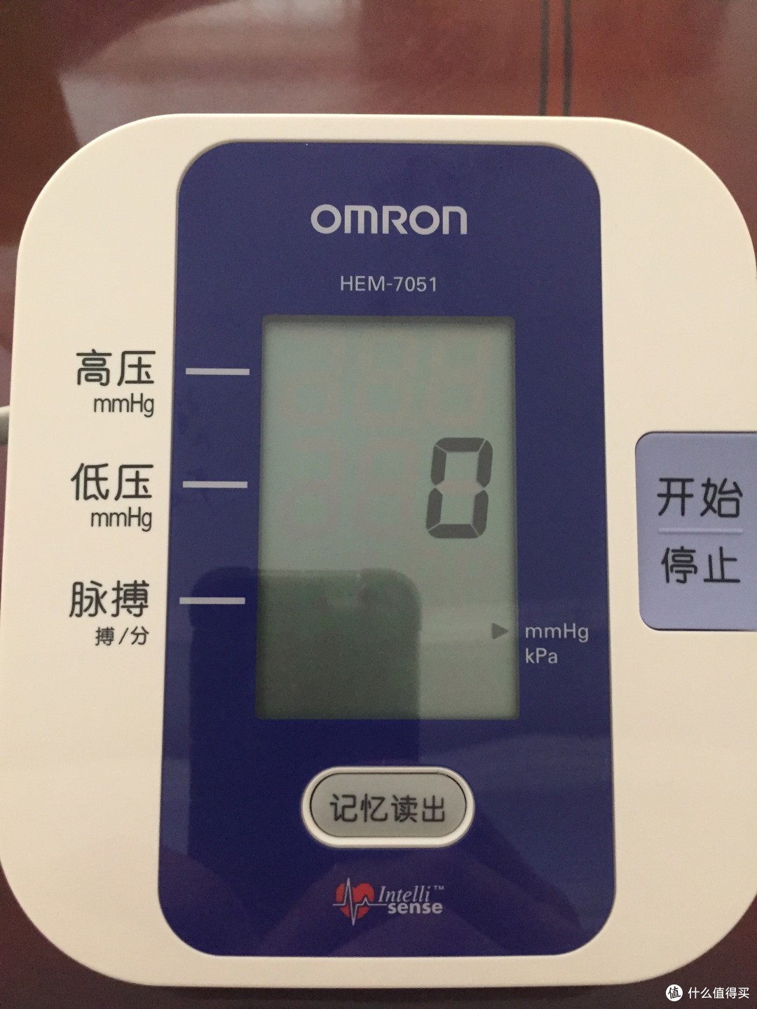 给爷爷奶奶的礼物：OMRON 欧姆龙 HEM-7051 电子血压计