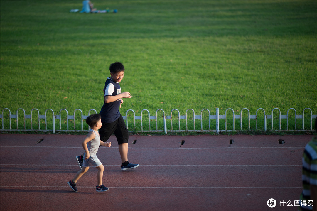 Nikon 尼康 AF-S 尼克尔105mm f/1.4E ED 镜头