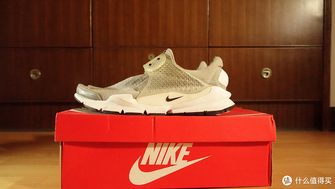 10年前蔓延至今的袜子战役——NIKE 耐克 Sock Dart 跑鞋