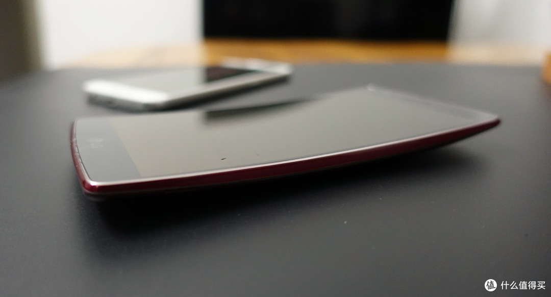 掰弯容易出问题 — 给LG G Flex 2换电池