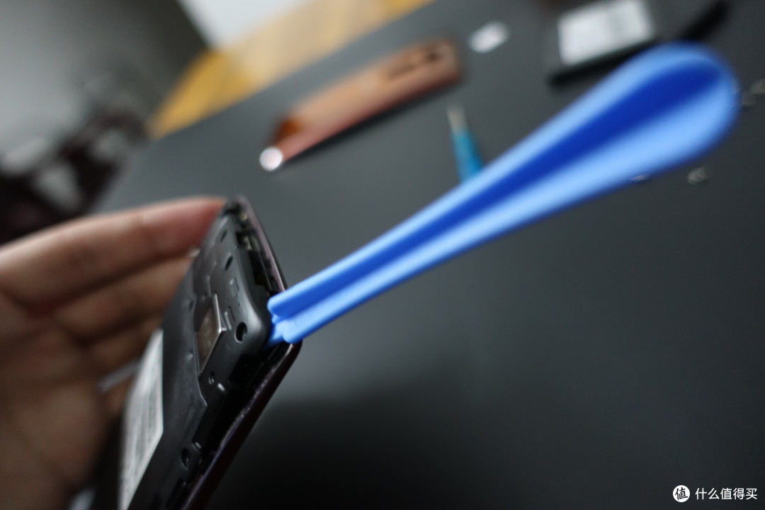 掰弯容易出问题 — 给LG G Flex 2换电池