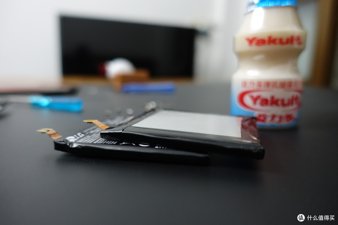 掰弯容易出问题 — 给LG G Flex 2换电池