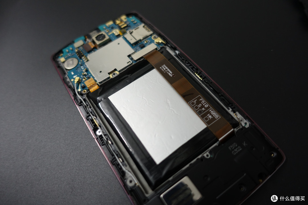 掰弯容易出问题 — 给LG G Flex 2换电池