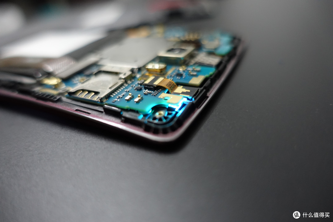 掰弯容易出问题 — 给LG G Flex 2换电池