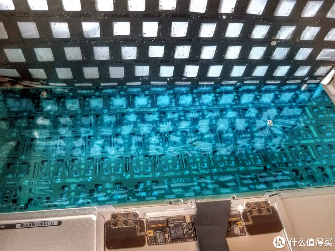 #原创新人# 标新立异，与众不同——改变 MacBook Air 键盘背光灯颜色