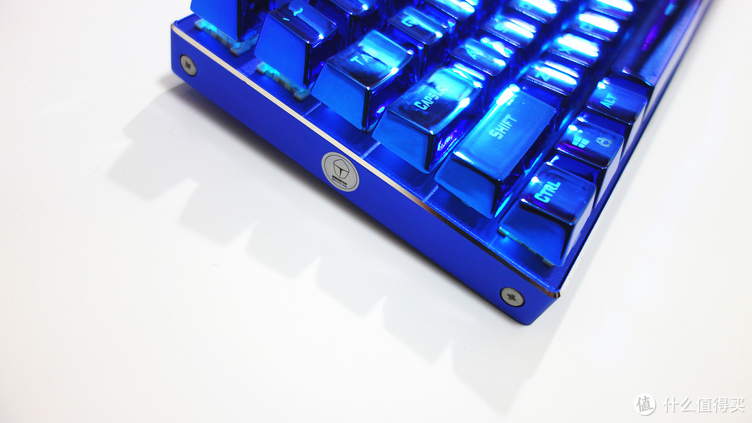 下本钱的用料+满满的诚意，雷神蓝血人K750C机械键盘