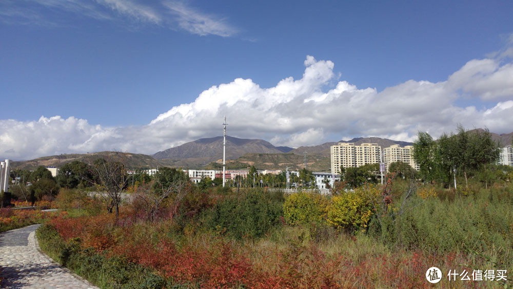 青海湖美丽的不仅仅是湖，还有那云那山那雪那天空