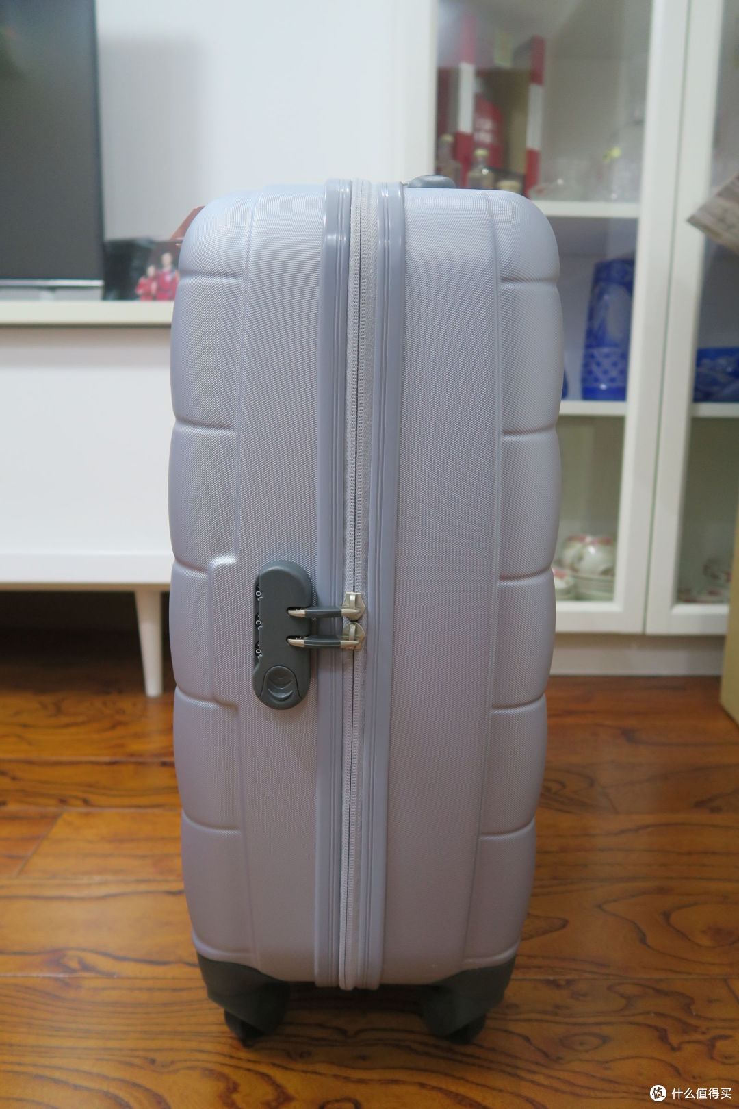 中信信用卡2016年优质白金客户促动——American Tourister 美旅  670*25001 20寸拉杆箱 开箱