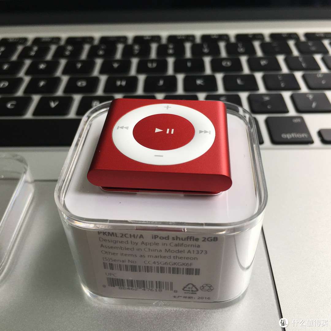 #原创新人# 夜跑听歌利器：Apple 苹果 iPod shuffle MP3播放器 开箱