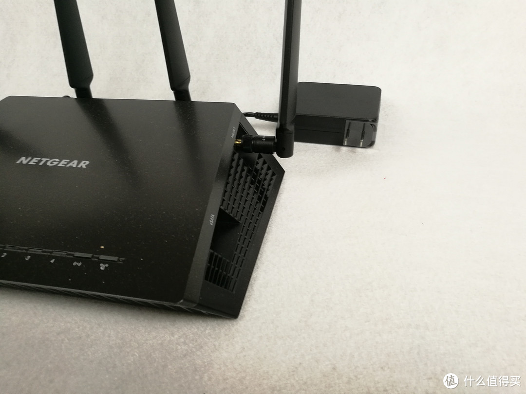 为了全室友的幸福：人均275！NETGEAR 美国网件 R7800 AC2600M 双频无线路由器 晒单