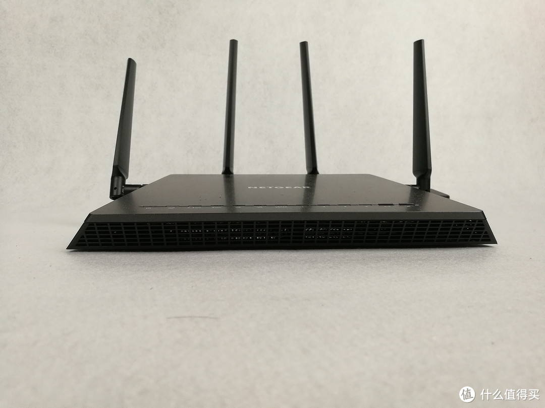 为了全室友的幸福：人均275！NETGEAR 美国网件 R7800 AC2600M 双频无线路由器 晒单