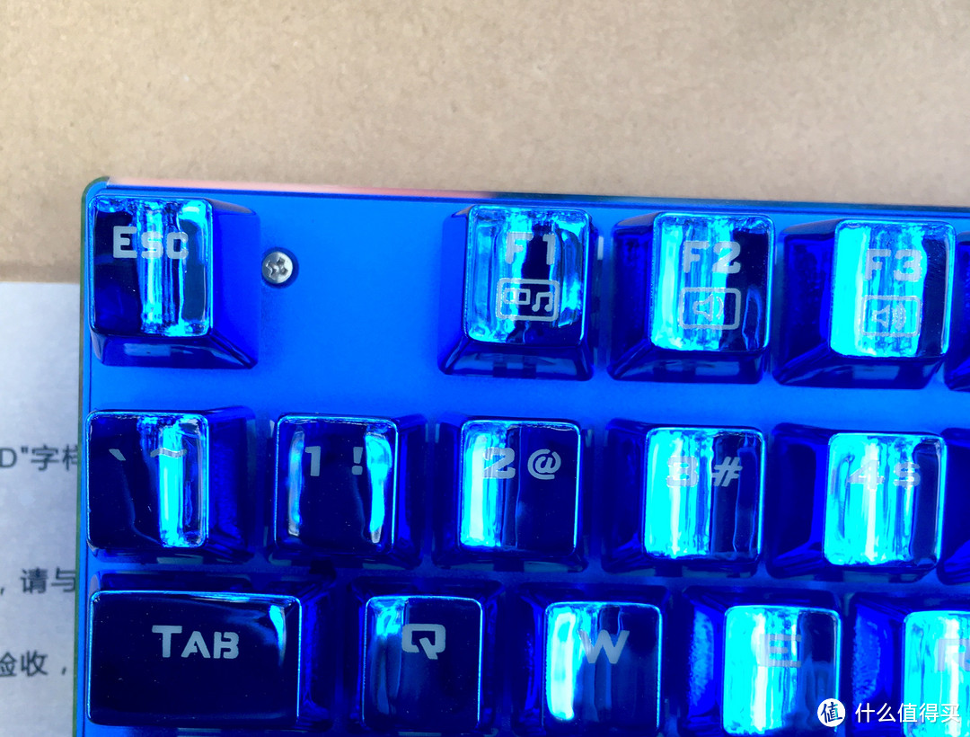 这个键盘闪瞎了我的氪金狗眼！ 雷神蓝血人机械键盘评测（多图 请在wifi环境下打开）